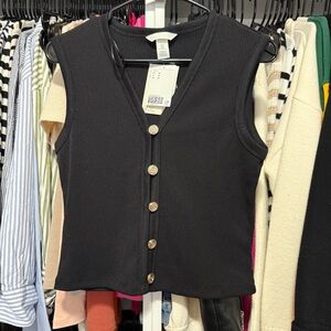 H&M BUTTON-FRONT SWEATER VEST
